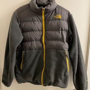 I am selling a XL North Face jacket.